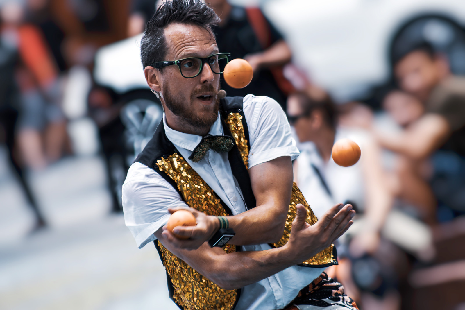 Juggler juggling